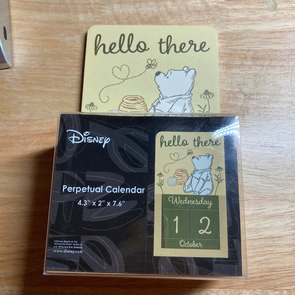 Disney WINNIE THE POOH PERPETUAL CALENDAR Brand New